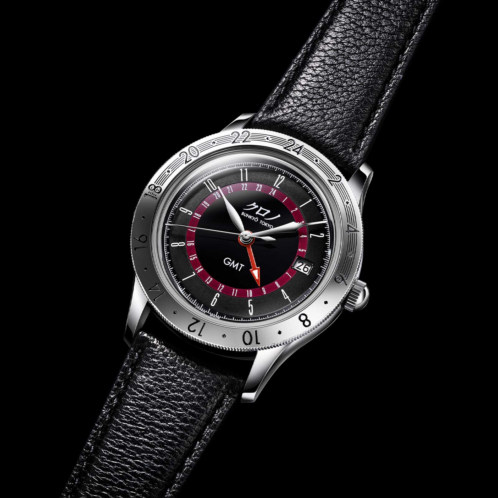 Kurono GMT 1 front tilted view